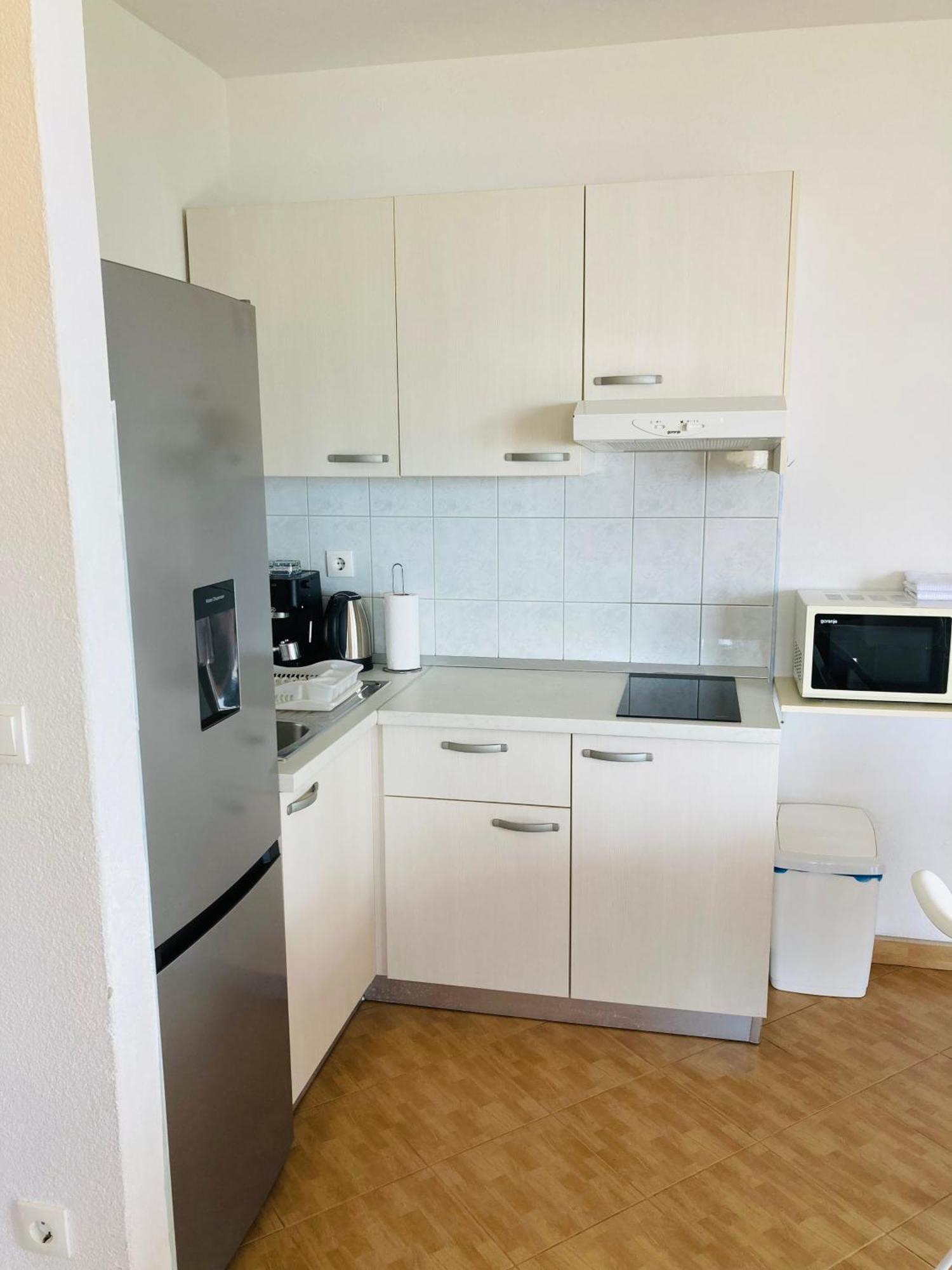 Apartments Jurakovic Zivogosce Exterior photo